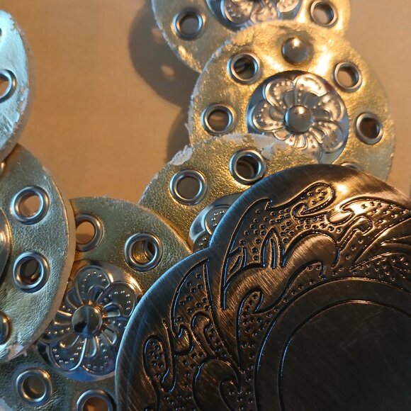 Women's Western Boho Silver and Gold Toned Disc Belt with Metal Buckle - Picture 6 of 8